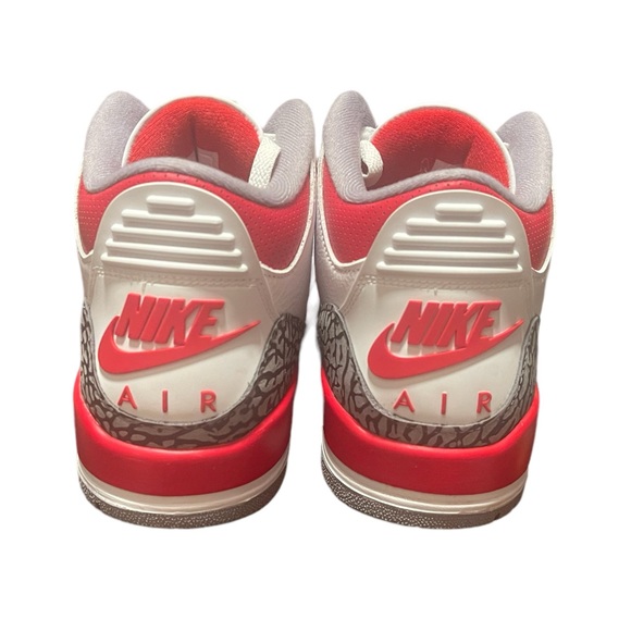 Nike Air Jordan 3 Retro in Fire Red Size 12 - Picture 3 of 5